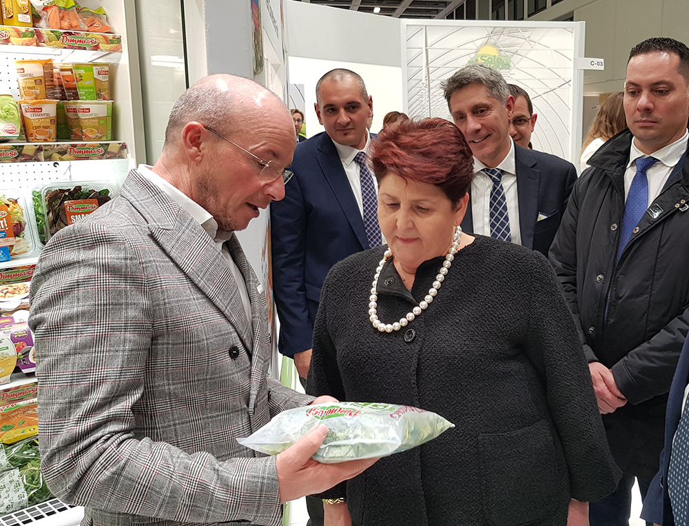 Stand La Linea Verde a Fruitlogistica con la presenza Teresa Bellanova, Ministro Italiano delle politiche agricole